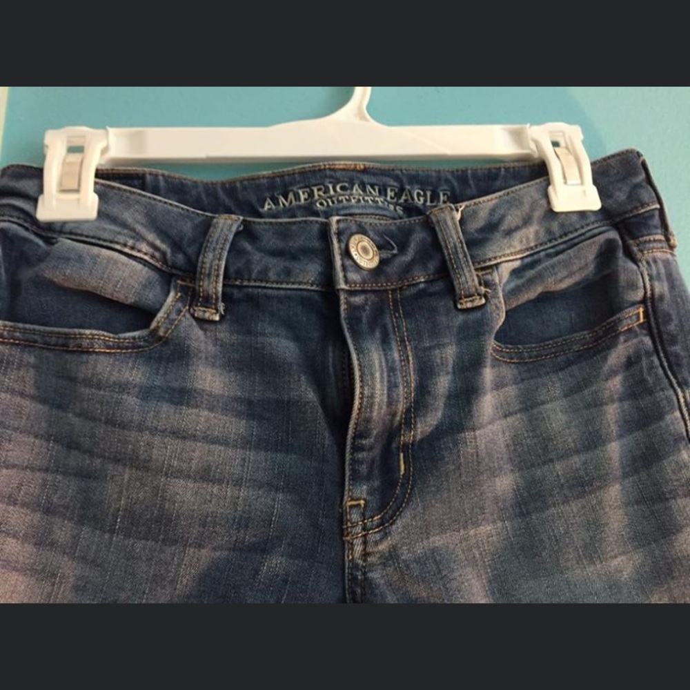 SIZE 6 AMERICAN EAGLE JEANS